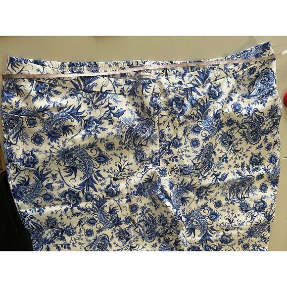 Isaac Mizrahi 24/7 Ankle Length Printed Pants- Blue Floral, PLUS PETITE 28W - Picture 7 of 9
